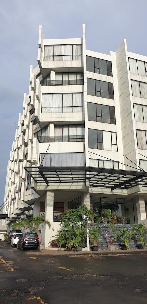 فندق ريفولي سينين جاكرتا المظهر الخارجي الصورة