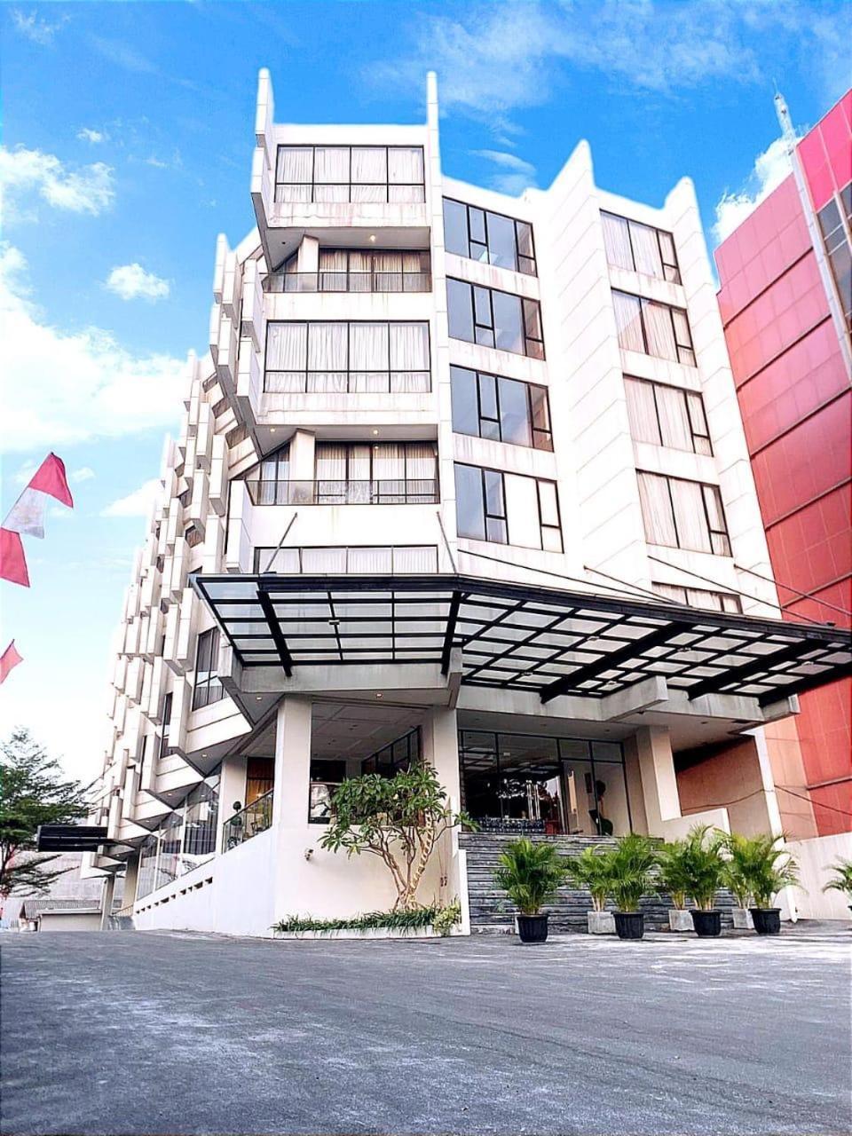 فندق ريفولي سينين جاكرتا المظهر الخارجي الصورة